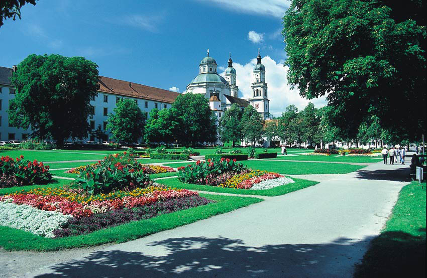 Kempten - Hofgarten mit Residenz und St.-Lorenz-Basilika