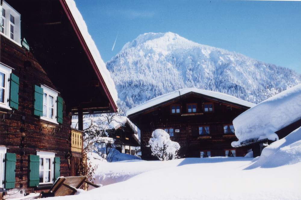 Winter in Oberstdorf / Historische Häuser im oberen Mark